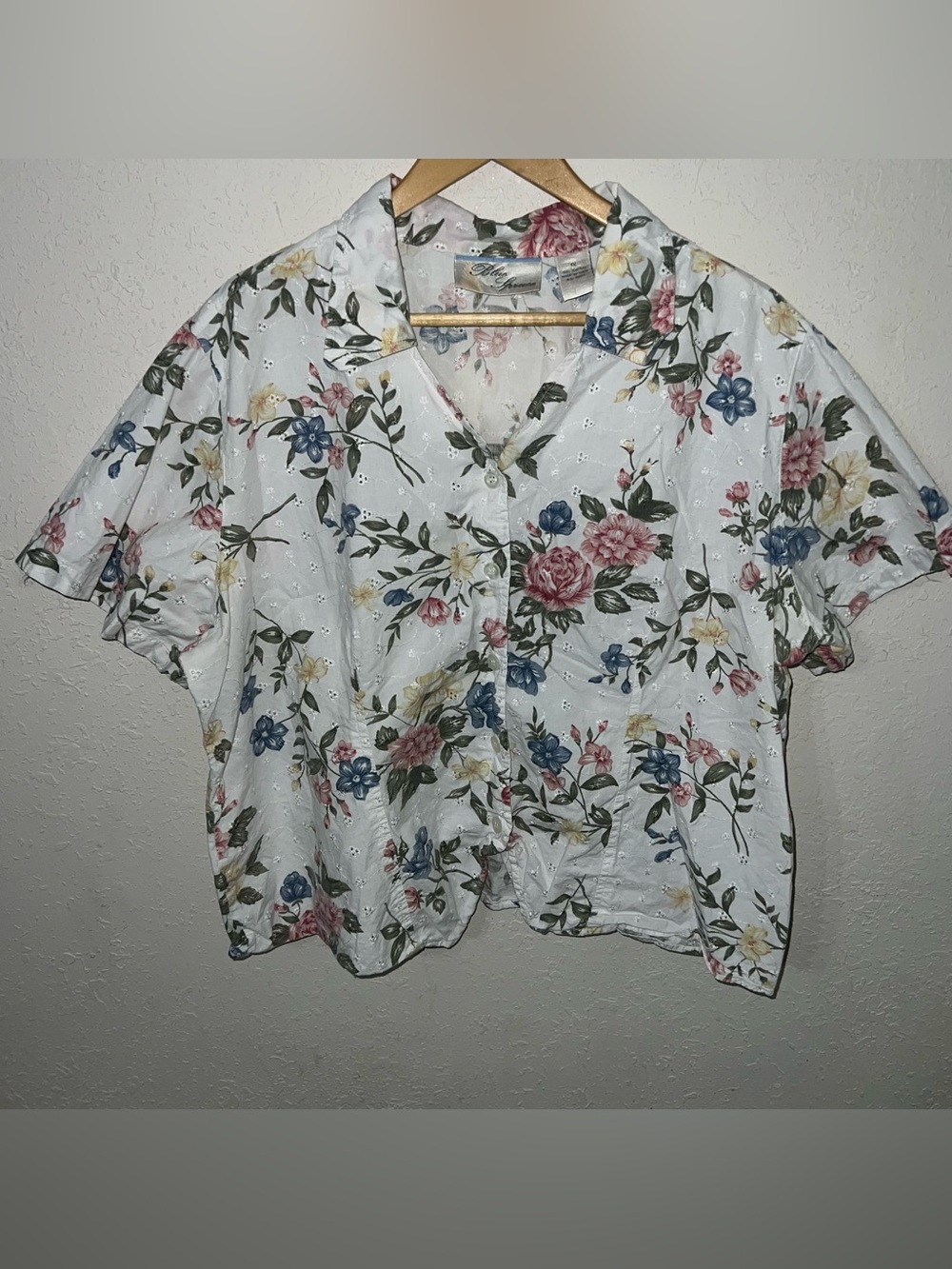 Blue Spruce Vintage 100% Cotton White Floral Eyelet Button Down Shirt Size 1X.